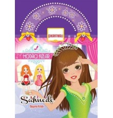 Modacı Kızlar Sahnede